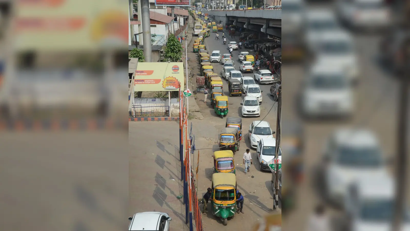 सीएनजी वाहन बढ़ने व सप्लाइ कम होने से लोगों को परेशानी