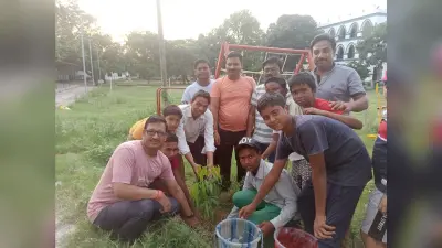 जेबीसी विद्यालय परिसर में किया गया पौधरोपण
