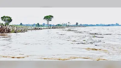 गंडक नदी में नहीं घट रहा पानी का लेवल, कई जगहों पर कटाव का बढ़ा खरा
