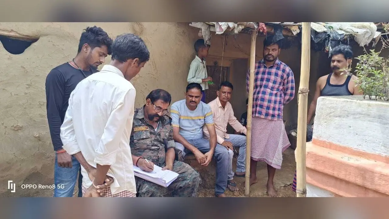 चार घरों से दस हजार नगदी समेत एक लाख की चोरी