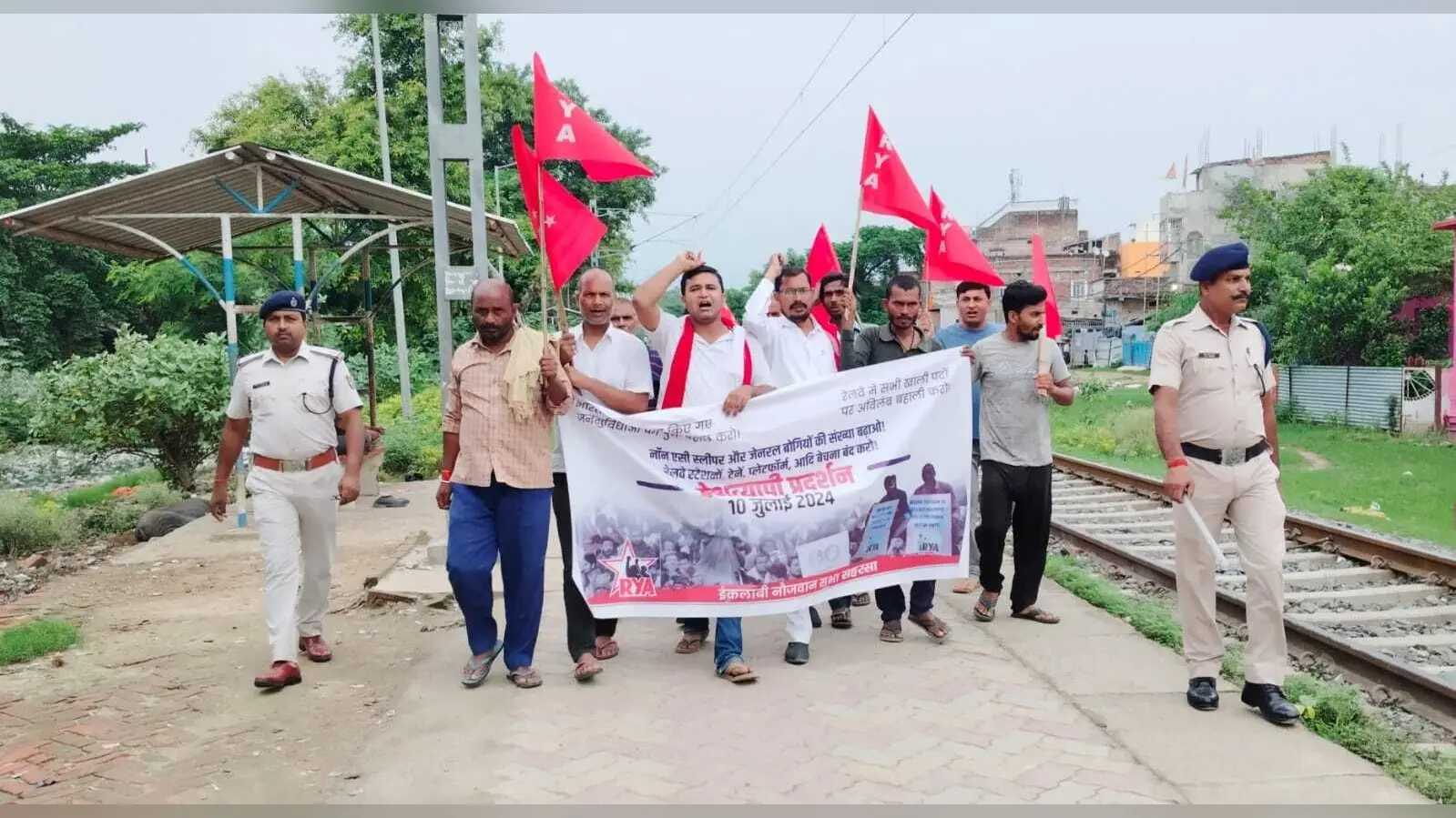 युवाओं के भविष्य व जवानी को बर्बाद कर रही भाजपा सरकार