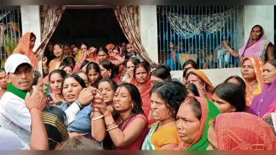 गुजरात में युवक की मौत, शव घर पहुंचे ही परिजनों में मचा कोहराम