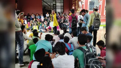 स्नातक प्रथम सेमेस्टर के रिजल्ट में सुधार की मांग को लेकर एमएसयू ने किया प्रदर्शन