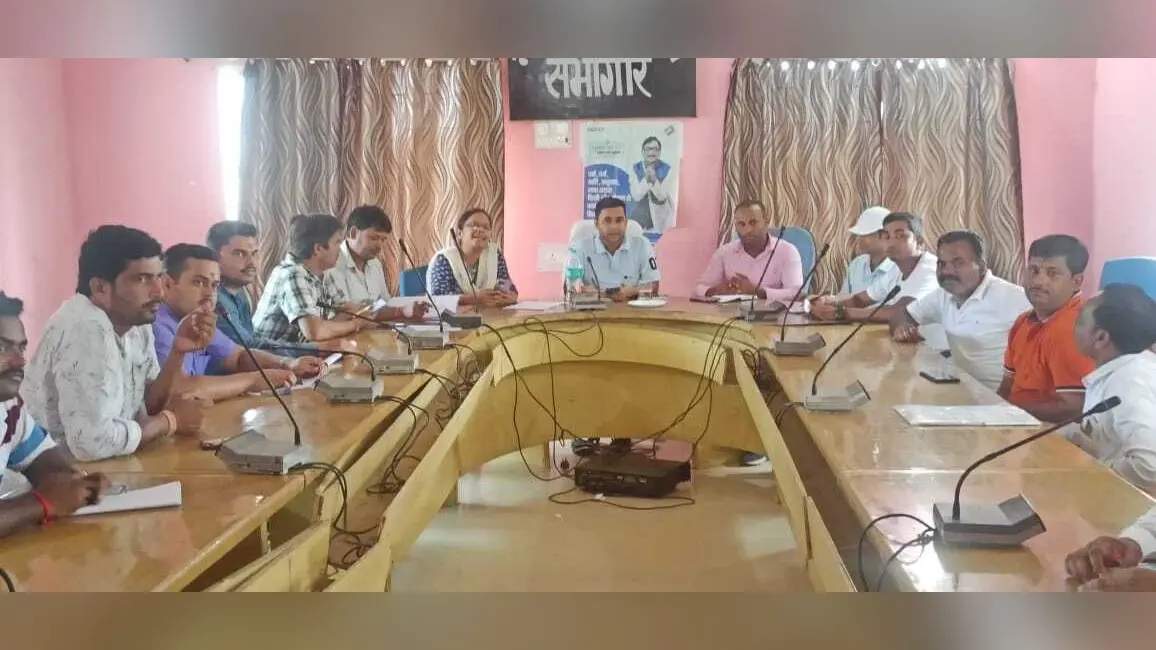 श्रावणी मेले में बिजली, पानी व साफ सफाई की होगी दुरुस्त व्यवस्था : नपं प्रशासक, राजकीय श्रावणी मेला 2024 में बेहतर व्यवस्था को लेकर नगर पंचायत की हुई बैठक