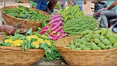 मानसून ने लगायी सब्जियों की कीमतों में आग