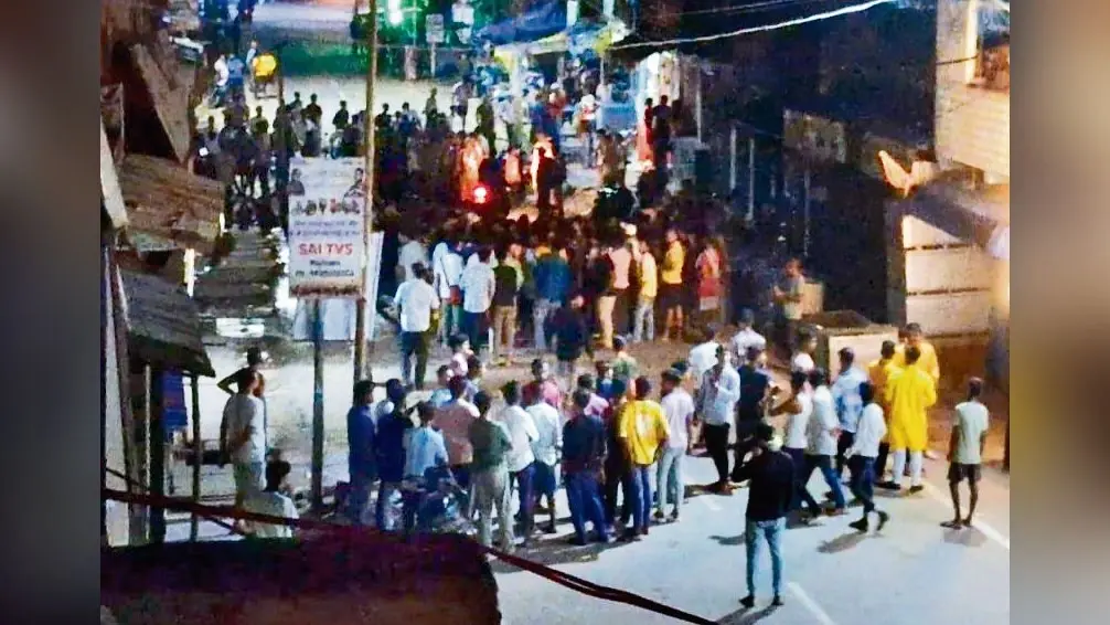 Garhwa Crime News : मझिआंव में दो गुटों में झड़प, चार घायल, दो की हालत गंभीर