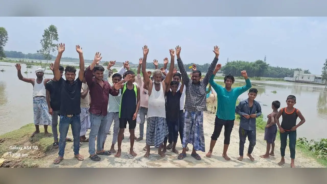 गुर्म्ही गांव में मंगलवारी नदी धार पर बना पुल क्षतिग्रस्त