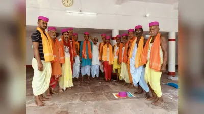 नौ दिवसीय मानस पाठ संपन्ऩ पाठकों को पाग चादर दे किया सम्मानित