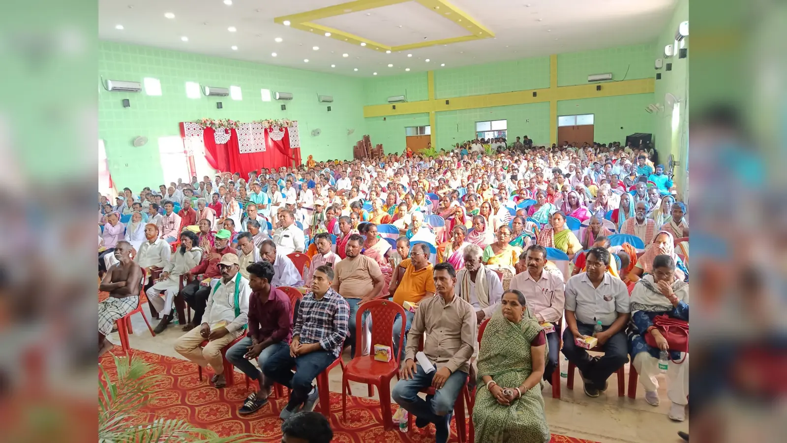 सामूहिक प्रयास, त्याग, संघर्ष एवं बलिदान के फलस्वरूप अलग राज्य झारखंड का हुआ निर्माण : स्पीकर, समारोह में 536 झारखंड आंदोलनकारियों को प्रमाण-पत्र एवं शॉल ओढ़ाकर किया गया सम्मानित