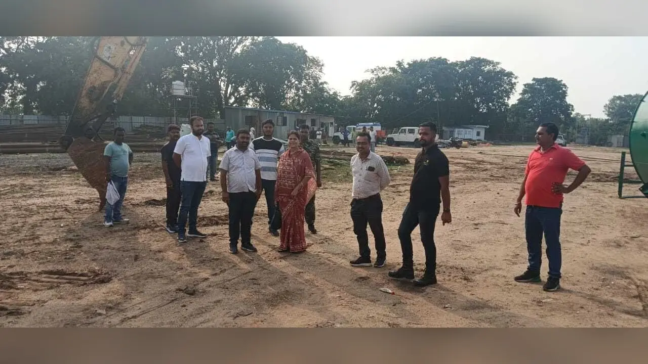 निरसा विधायक ने पुल निर्माण कार्य का लिया जायजा