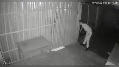 पुलिस के ड्रेस में चोरी का प्रयास, कैमरे में कैद