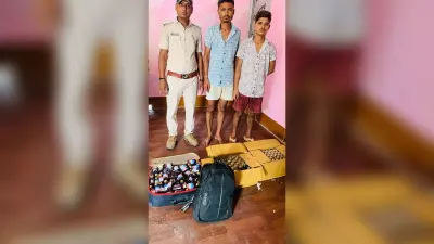40 लीटर प्रतिबंधित कफ सीरप के साथ दो नाबालिग गिरफ्तार