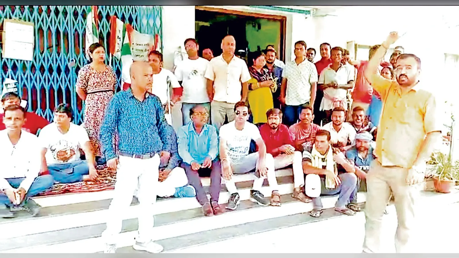 केएनयू में तृणमूल कांग्रेस के एक छात्र संगठन के आंदोलन को दूसरे की चुनौती
