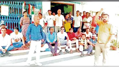 केएनयू में तृणमूल कांग्रेस के एक छात्र संगठन के आंदोलन को दूसरे की चुनौती