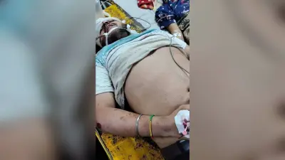 सोशल मीडिया से जुटाए एक लाख, चल रहा इलाज