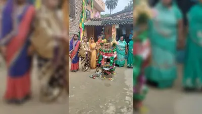 बेनीपुर के तपेश्वर के आंगन में इमामबाड़ा एवं तुलसी चौरा, होती साथ साथ पूजा