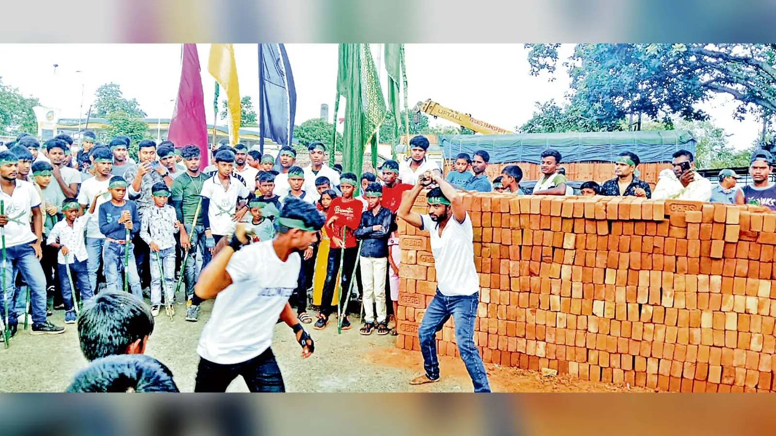 मुहर्रम पर निकले मातमी जुलूस ताजियों पर टिकीं लोगों की निगाहें