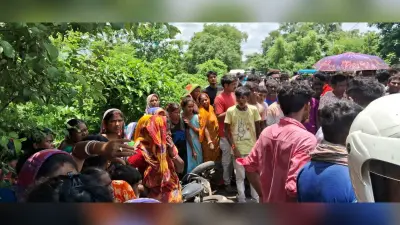 दो बाइक की टक्कर में तीन युवकों की मौत, दो घायल