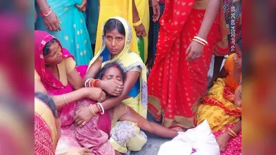 मौत से आक्रोशित ग्रामीणों ने बांस-बल्ला लगाकर किया सड़क जाम