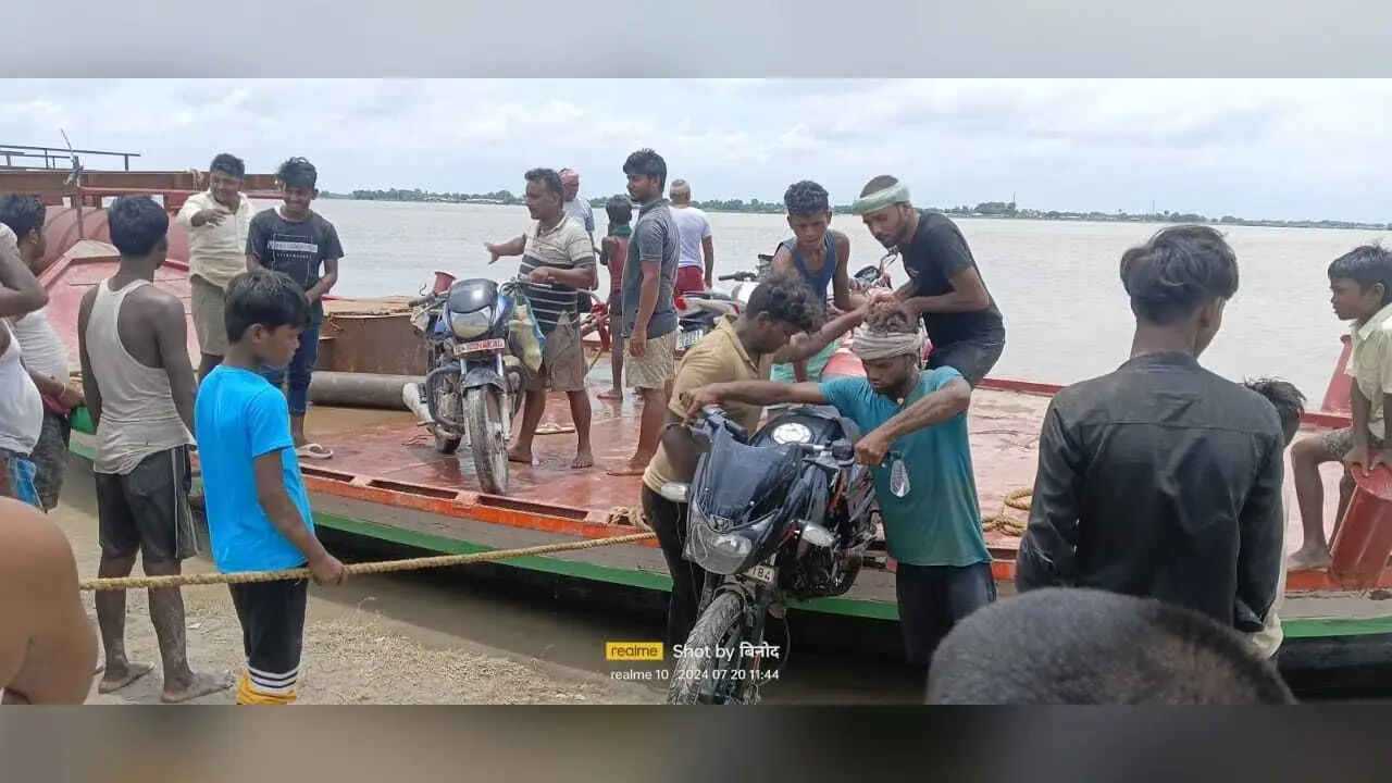 विशनपुर घाट पर डूबी नाव, जानमाल की नहीं हुई क्षति