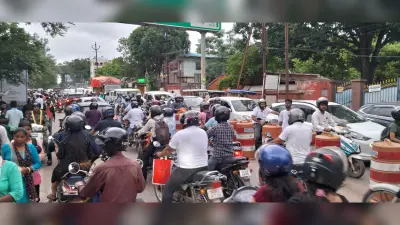 Ranchi news : राजधानी की प्रमुख सड़कें रहीं जाम, सरक रहे थे वाहन