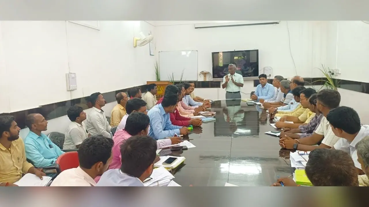 गन्ना रोग की पहचान व रोकथाम से वैज्ञानिक ने कराया अवगत