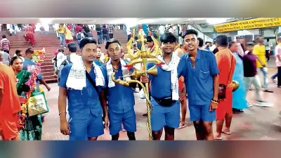 हर-हर महादेव के जयकारों से गूंजा हावड़ा स्टेशन