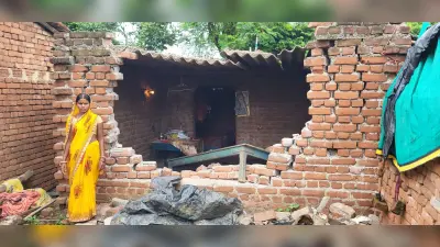 अंबाडीह में हाथियों ने 10 घरों को किया क्षतिग्रस्त, दहशत