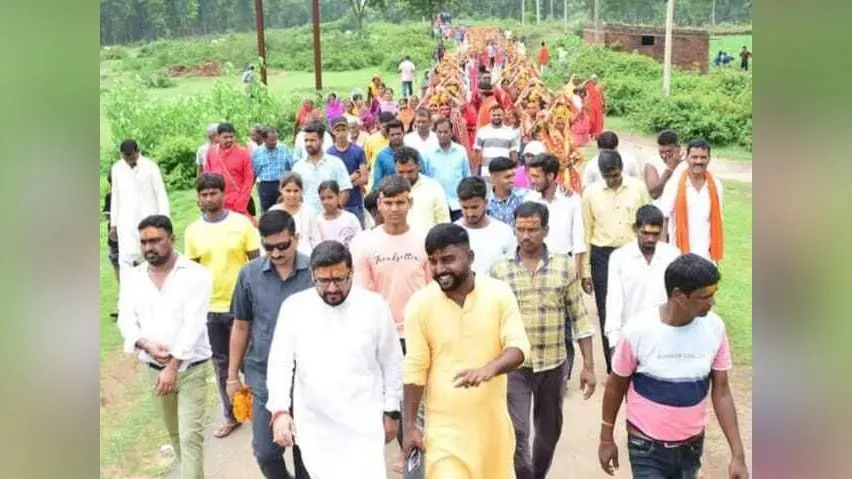 प्राचीन शिव मंदिर में रुद्राभिषेक, निकाली कलश यात्रा