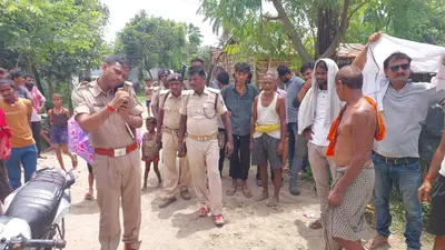 गुणवत्ता की अनदेखी का आरोप लगा ग्रामीणों ने रोका सड़क निर्माण कार्य