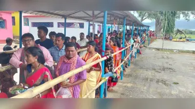 श्रद्धालुओं ने देवलेश्वर मंदिर में किया जलार्पण