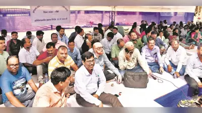 समाहरणालय कर्मियों की हड़ताल शुरू, काम प्रभावित