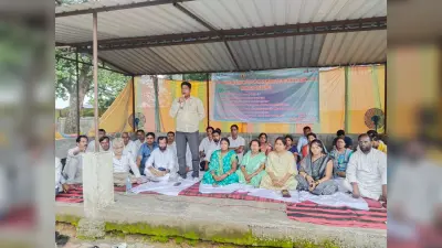 मुखिया संघ का धरना तीसरे दिन जारी