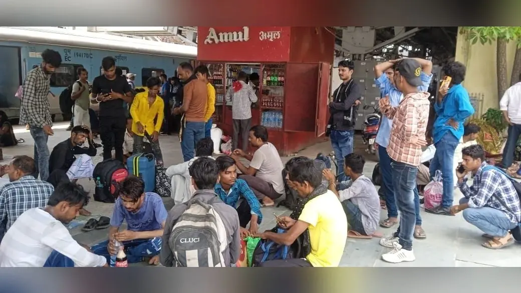 माॅनसून में छीनी लोगों की रोजी-रोटी, दिल्ली पंजाब के लिए रुख कर रहे कोसी के मजदूर यात्री