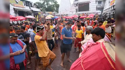 बाबा पर जलार्पण कर गदगद हो निकल रहे कांवरिये