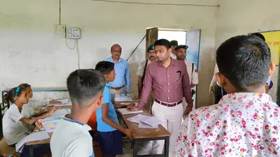 डीएम ने शिक्षक को किया निलंबित, डीपीओ व एचएम से पूछा स्पष्टीकरण