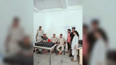 ट्रेन में शराब तस्करों का गिरोह सक्रिय, कस्टमर की पहचान कर चलती ट्रेन से ही फेंक देते हैं झोले में रखी शराब