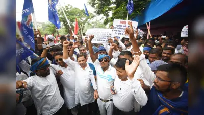 भीम आर्मी ने किया मार्च पुलिस ने गर्दनीबाग में रोका