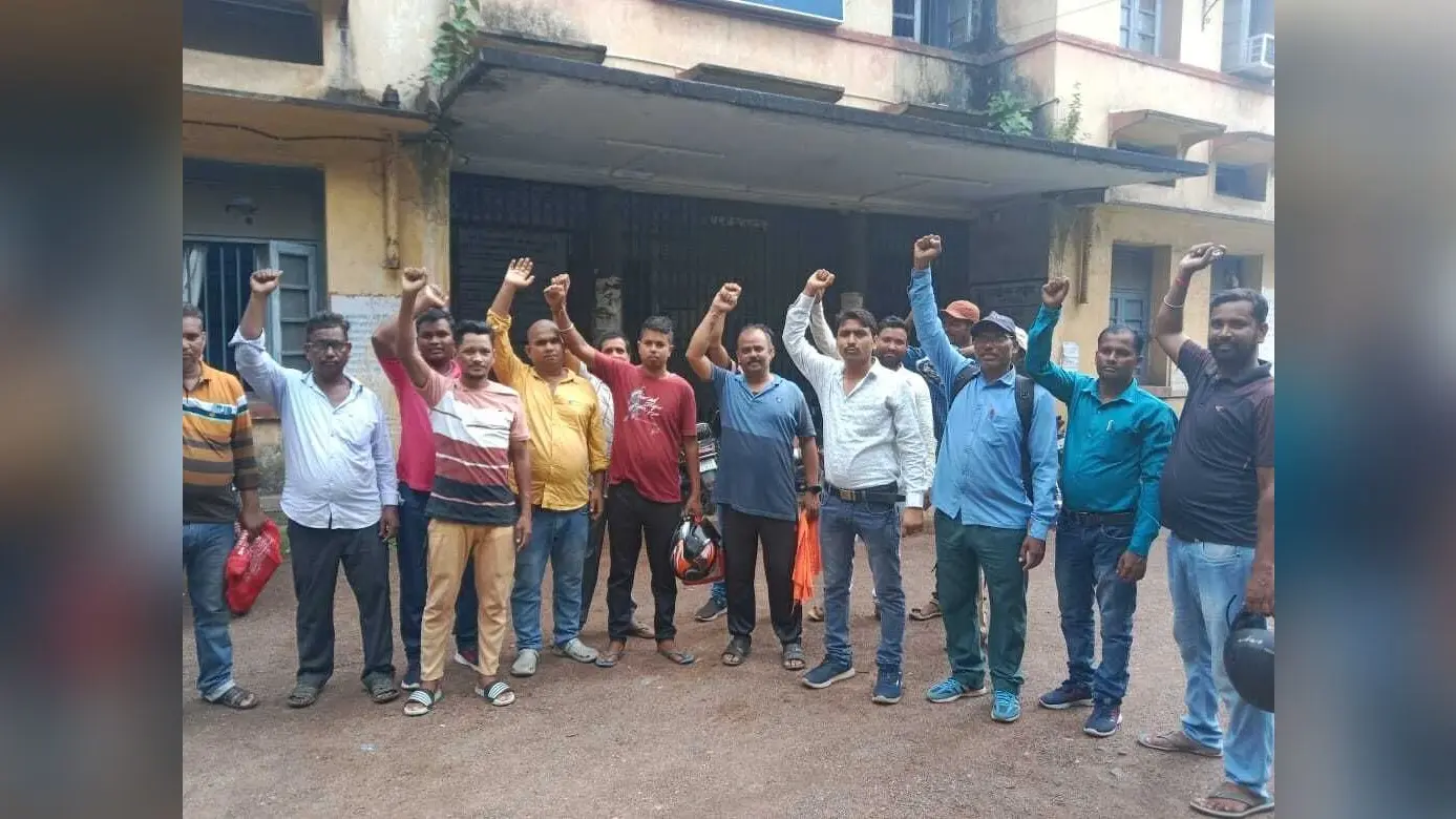 शराब दुकानों के 130 सुरक्षाकर्मियों को मिला बकाया दो माह का वेतन, हड़ताल स्थगित