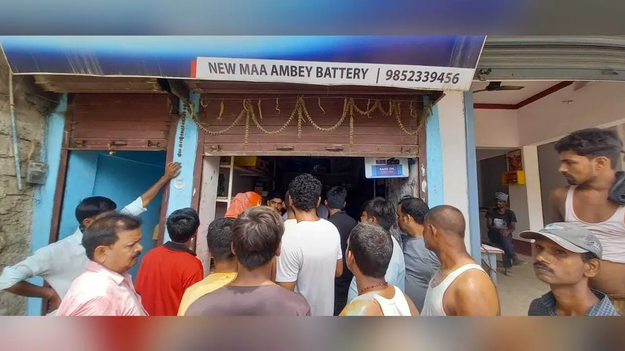मसौढ़ी में दुकान का शटर तोड़ सात लाख की बैट्री की चोरी