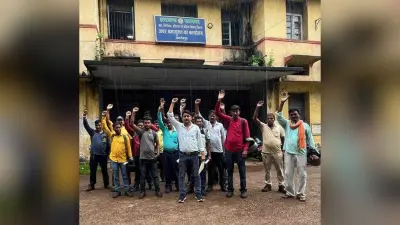 बकाया वेतन भुगतान की मांग को लेकर डीएलसी कार्यालय पर प्रदर्शन