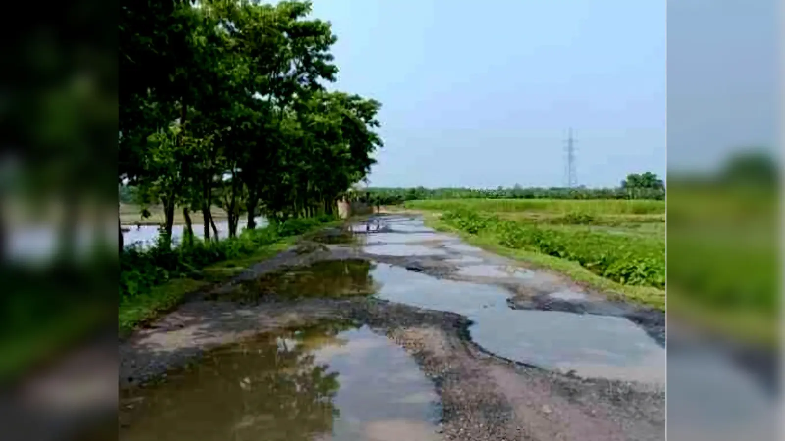 मेची स्थान से बरचौंदी तक जाने वाली सड़क गड्ढे में तब्दील, हजारों की आबादी झेल रही आने-जाने में दुश्वारी