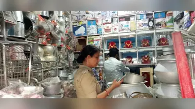 पांच घरों व दुकानों में नगद, आभूषण सहित लाखों की चोरी