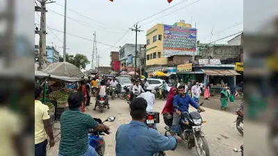 अतिक्रमण से सिकुड़ी सड़क, रोड जाम से बिलबिलाते रहते लोग