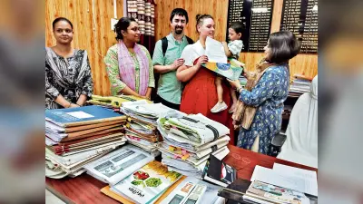 अमेरिका से बच्चा गोद लेने पहुंचे दंपती, खिले चेहरे