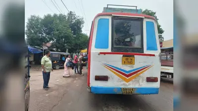 स्मार्ट सिटी के रेलनगरी में यात्रियों के लिए नहीं है एक अदद बस शेल्टर