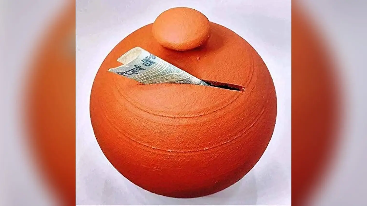 Piggy Bank benefits : घर में मिट्टी की गुल्लक रखने से होता है शुभ, जानिए लाभ