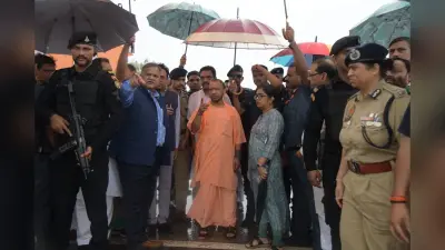Hathras Stampede: हाथरस भगदड़ मामले में एसडीएम, सीओ, तहसीलदार सहित 6 निलंबित, एसआईटी की रिपोर्ट पर कार्रवाई