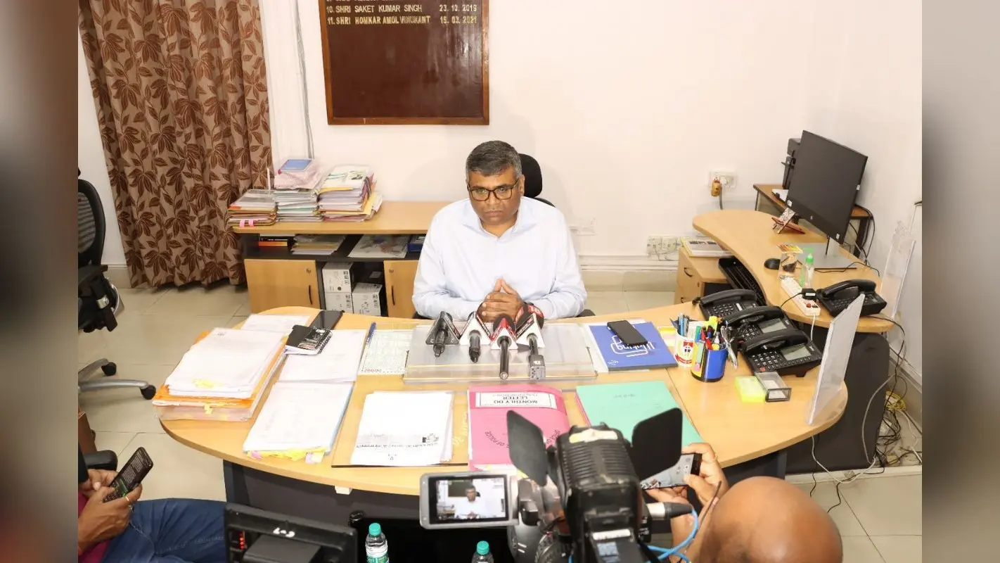Naxal News: झारखंड के सारंडा जंगल से पांच किलो का आईईडी बम बरामद, आईजी एवी होमकर बोले-नक्सली बंद को लेकर पुलिस मुस्तैद