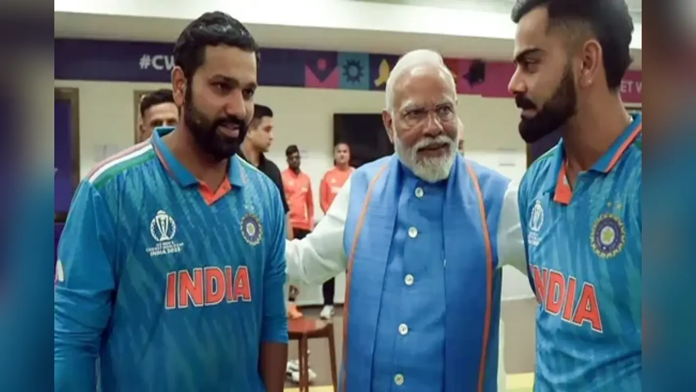 पीएम मोदी से मिली टीम इंडिया, थोड़ी देर में होगी मुंबई रवाना